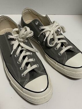 Converse Low-Top Sneakers in Gray and White Canvas size 10.5